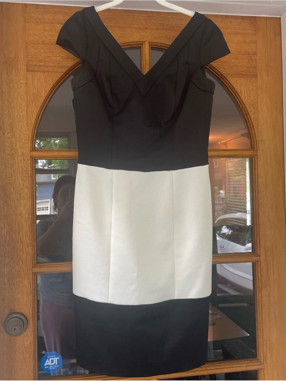 Worth New York Black And White/cream Ribbed Sheath Dress Size 6
